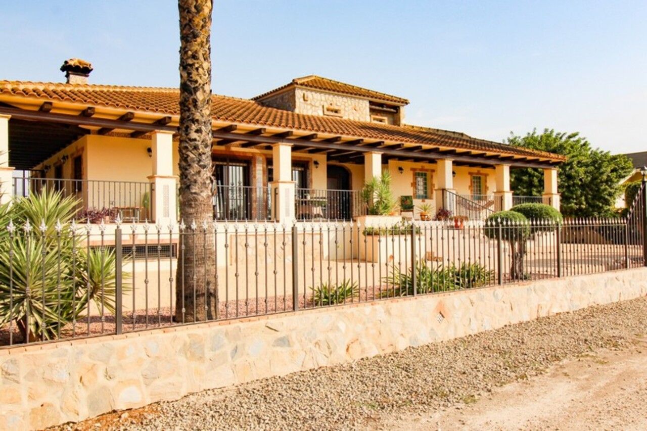Exterior view of House or chalet for sale in Orihuela