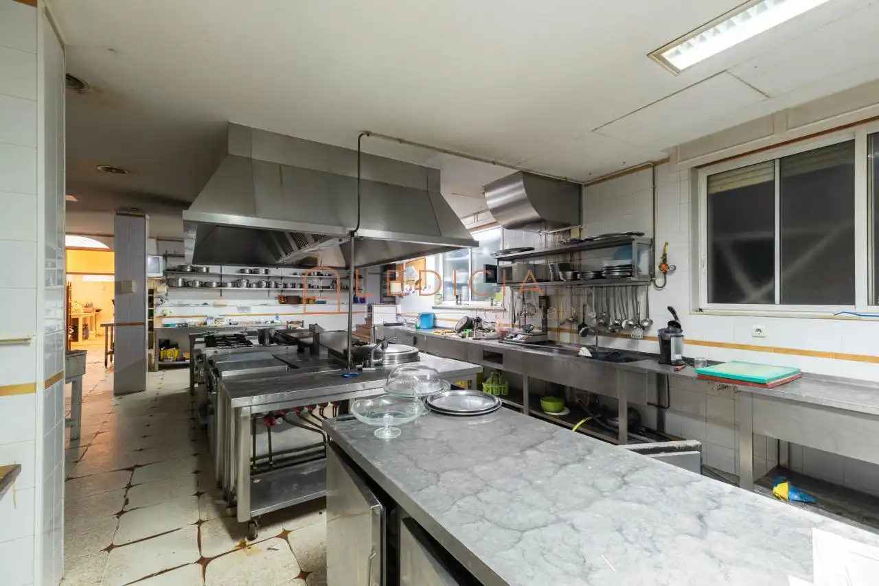 Cocina de Local de alquiler en O Rosal   con Aire acondicionado y Amueblado