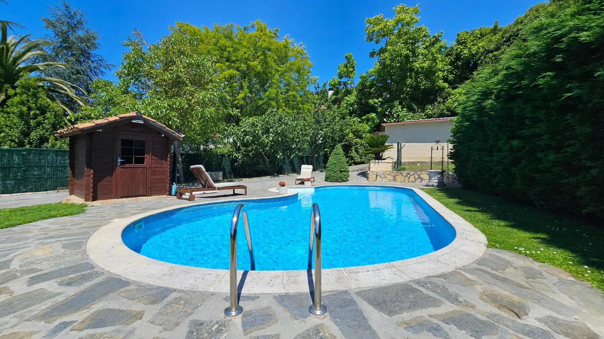 Piscina de Casa o xalet en venda en Güeñes amb Aire condicionat, Calefacció i Jardí privat
