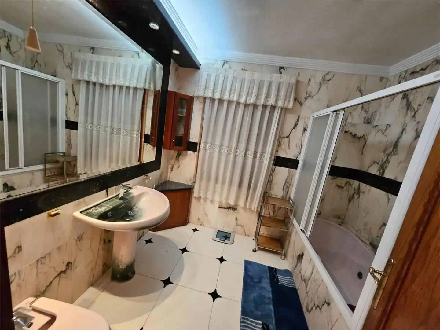 Bathroom of Houses for sale in Lorca  with Air Conditioner, Swimming Pool and Balcony