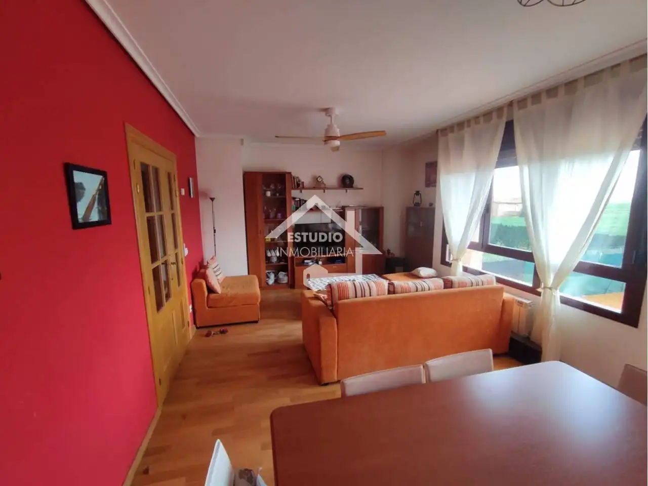 Sala de estar de Casa o chalet en venta en Canillas de Río Tuerto con Calefacción, Jardín privado y Parquet