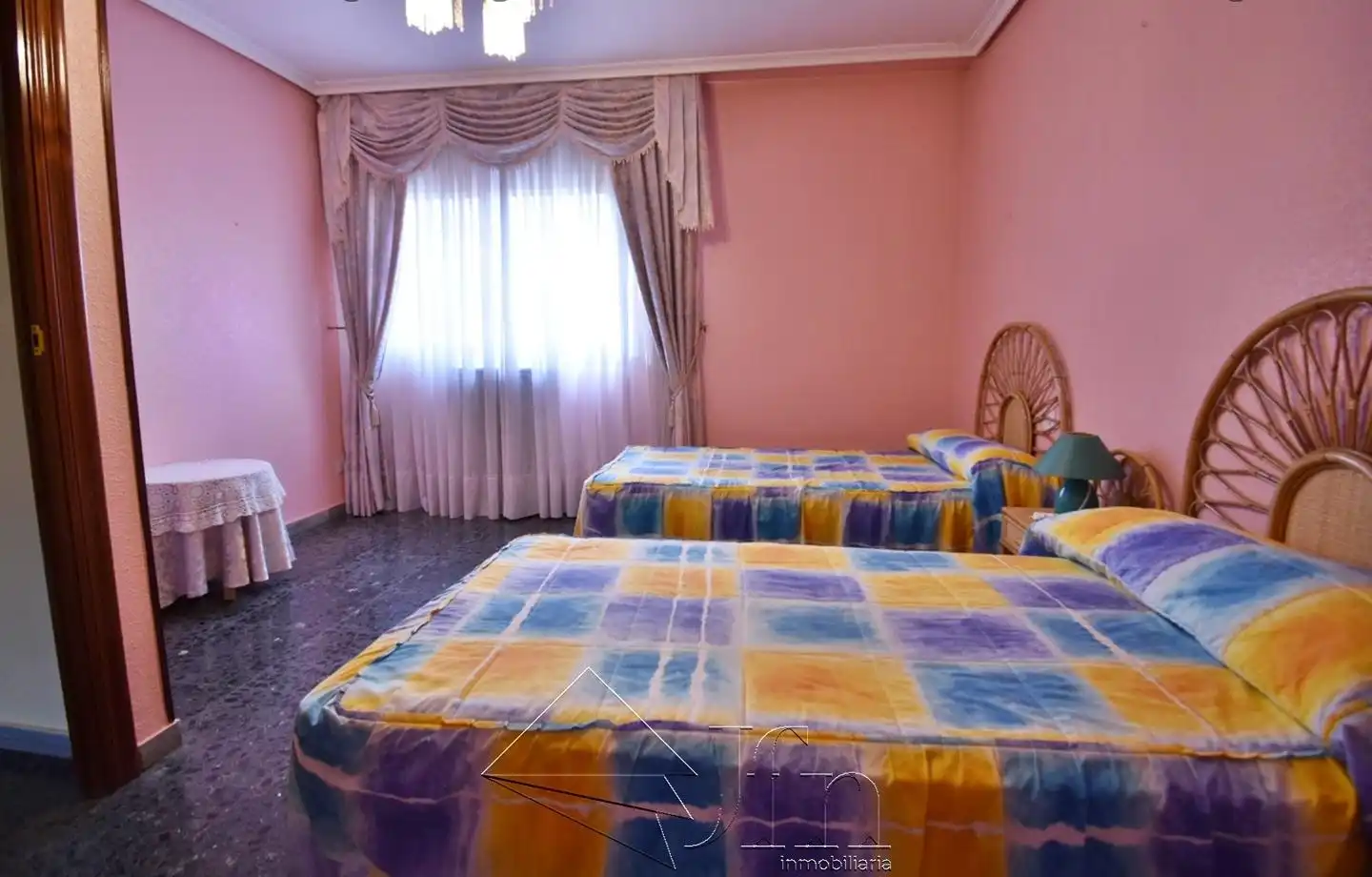 Schlafzimmer von Einfamilien-Reihenhaus zum Verkauf in Íscar mit Heizung und Balkon
