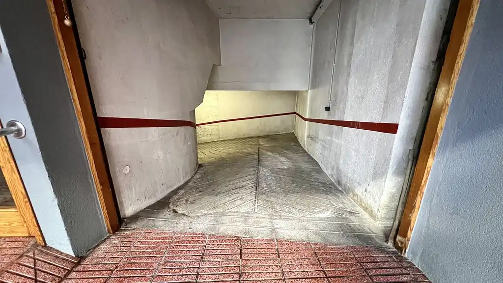 Garage zum Verkauf in Figueres