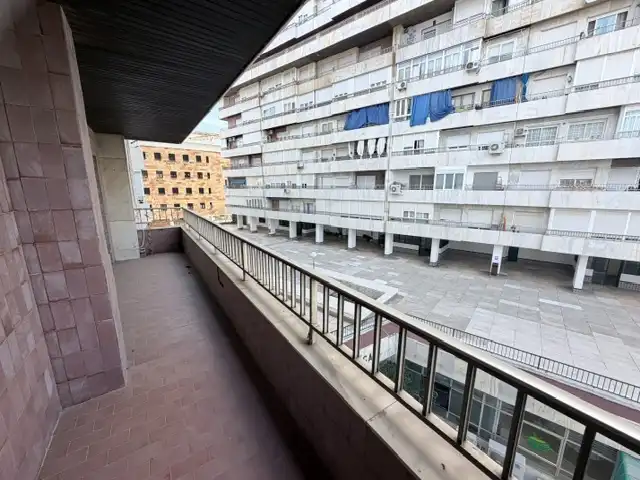 Vista exterior de Piso en venta en Huelva con Aire acondicionado, Calefacción y Parquet