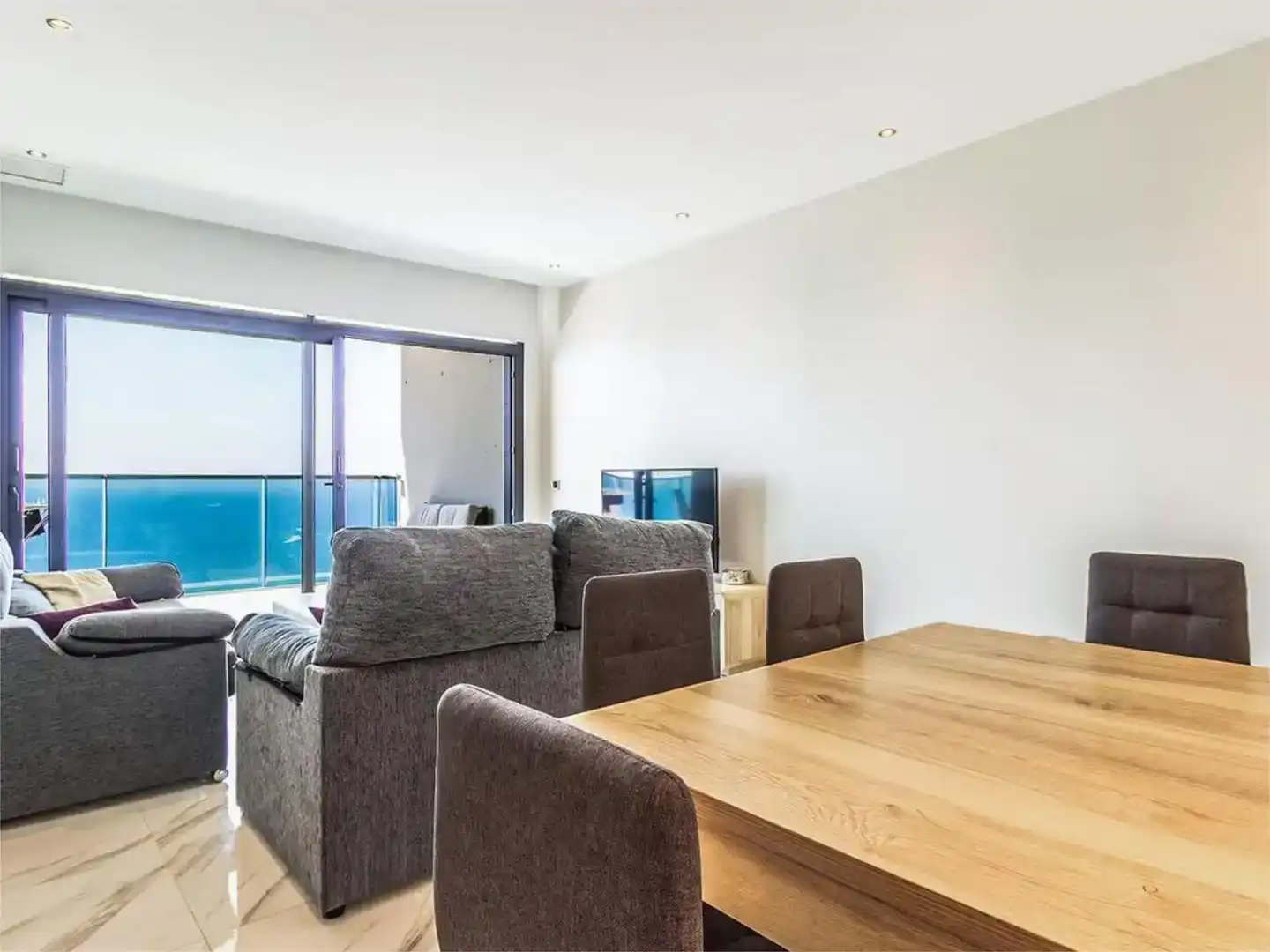 Sala de estar de Apartamento de alquiler en Polop con Aire acondicionado, Parquet y Piscina