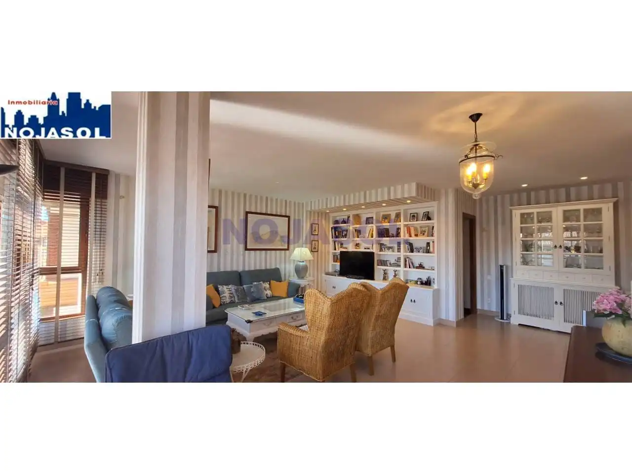 Sala de estar de Piso de alquiler en Noja con Calefacción, Parquet y Amueblado