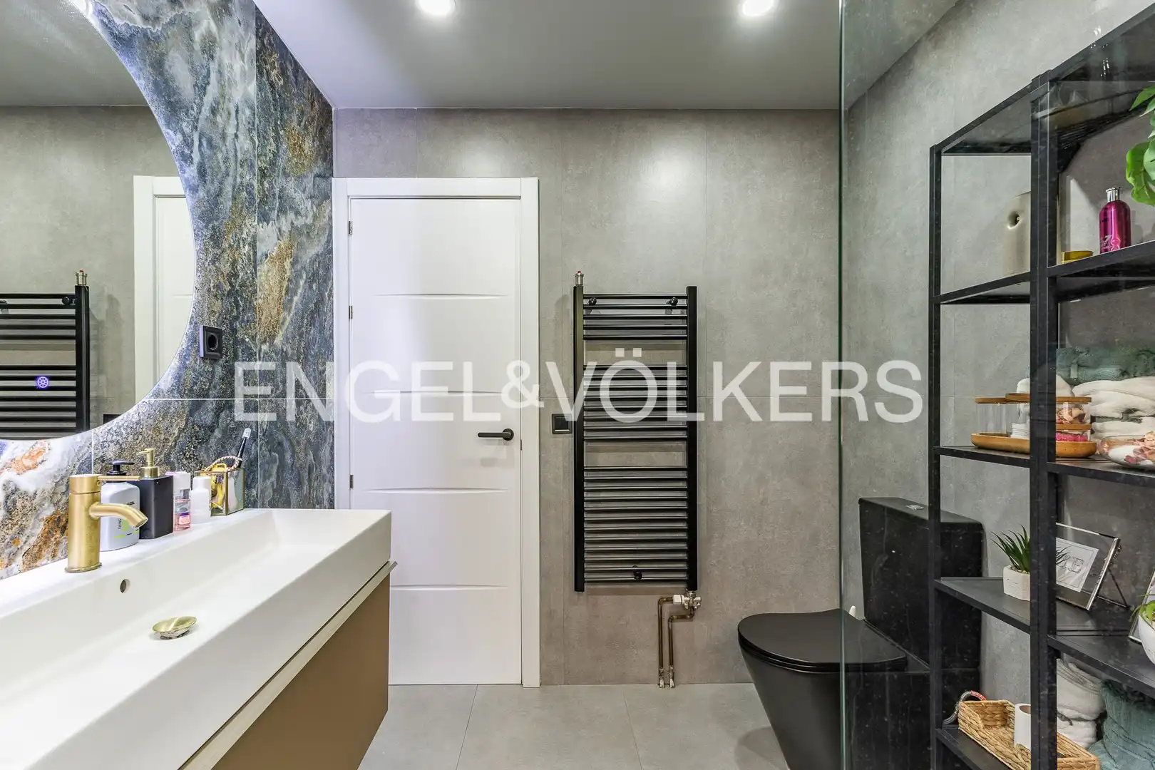 Baño de Casa adosada en venta en Terrassa con Aire acondicionado, Calefacción y Jardín privado