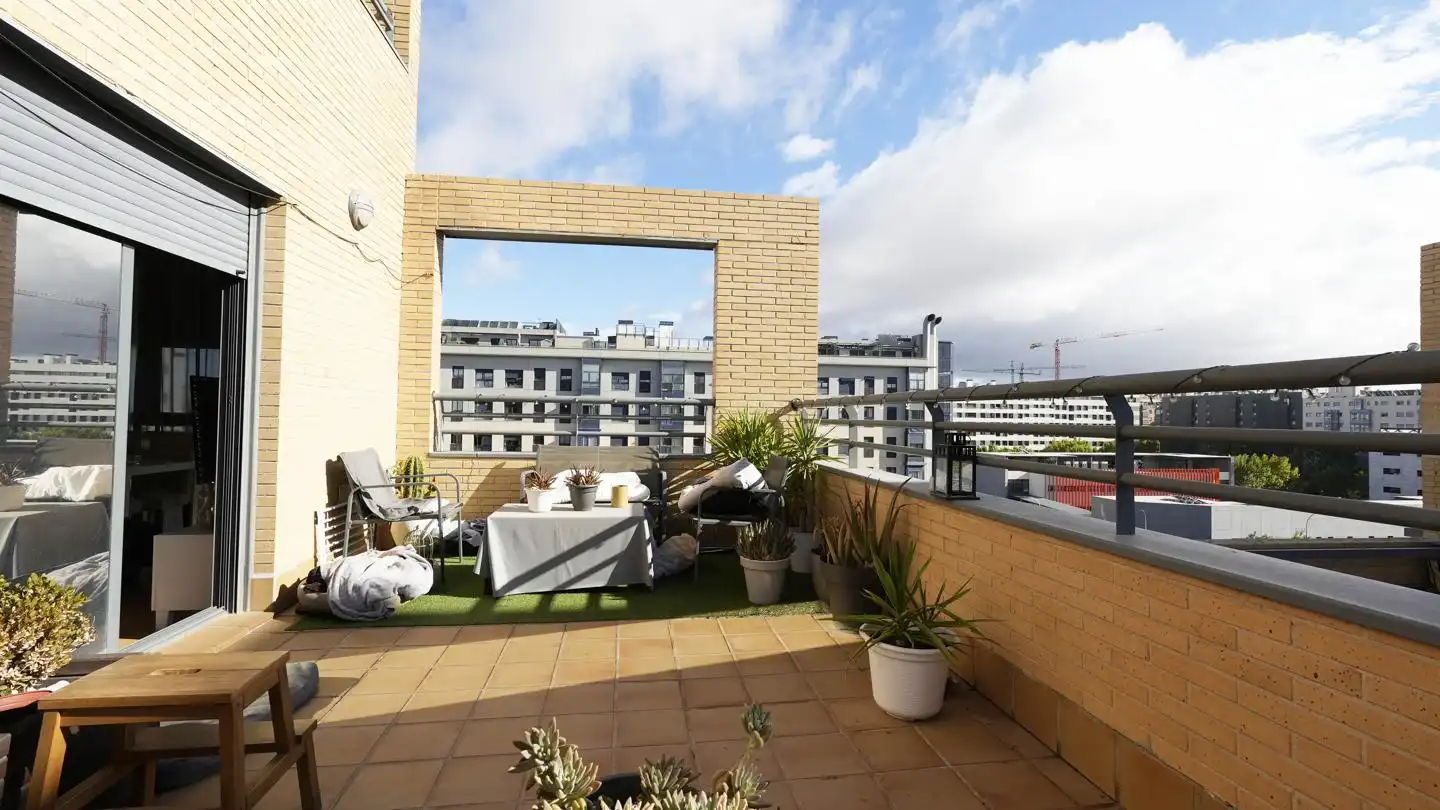 Terraza de Ático en venta en Madrid con Calefacción, Terraza y Trastero