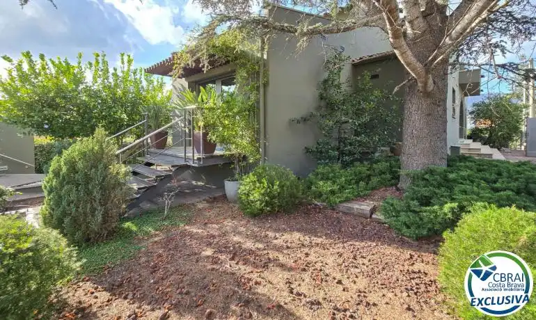 Vista exterior de Casa o xalet en venda en La Jonquera amb Aire condicionat, Calefacció i Jardí privat