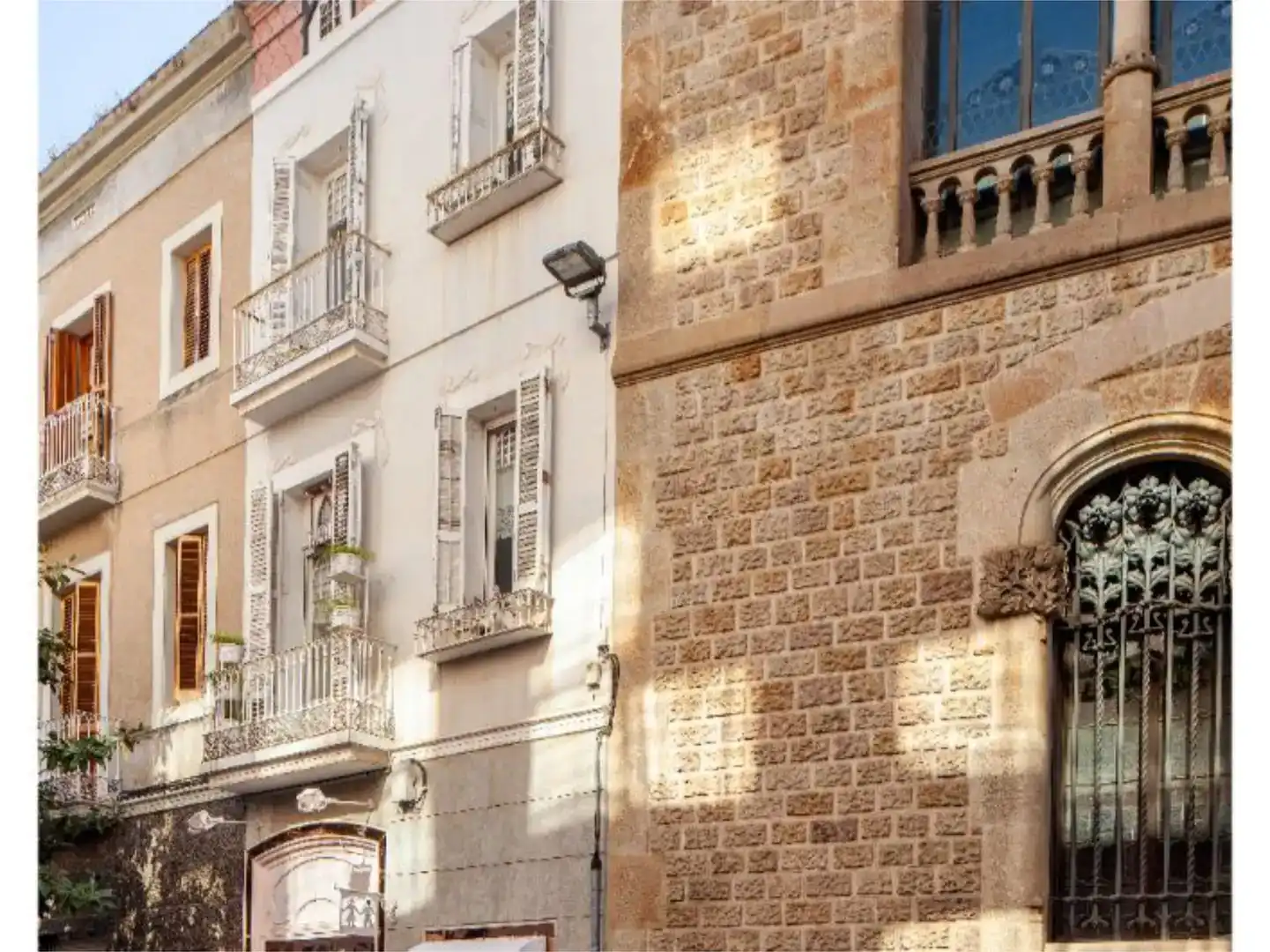 Exterior view of Houses for sale in Sabadell  with Air Conditioner and Balcony
