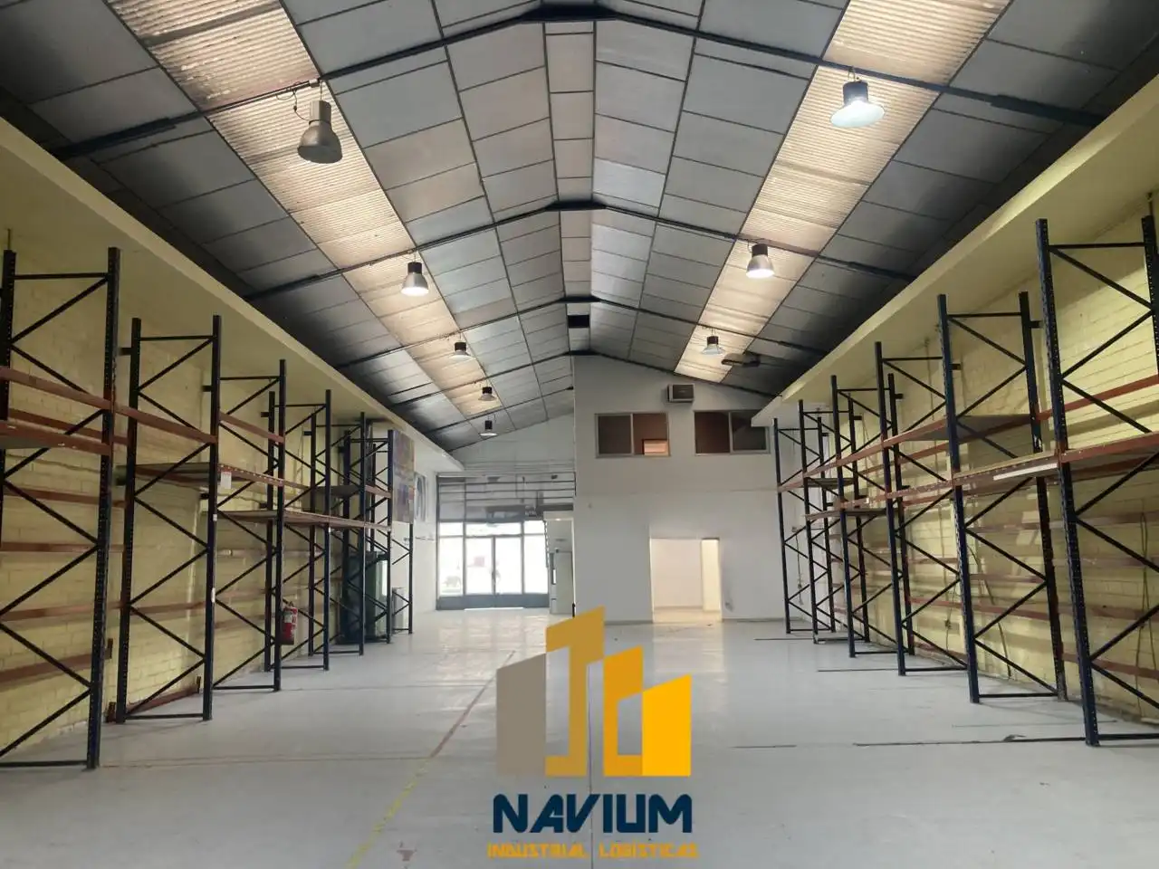 Industrial building to rent in Barrio de la Estación, imagen 2