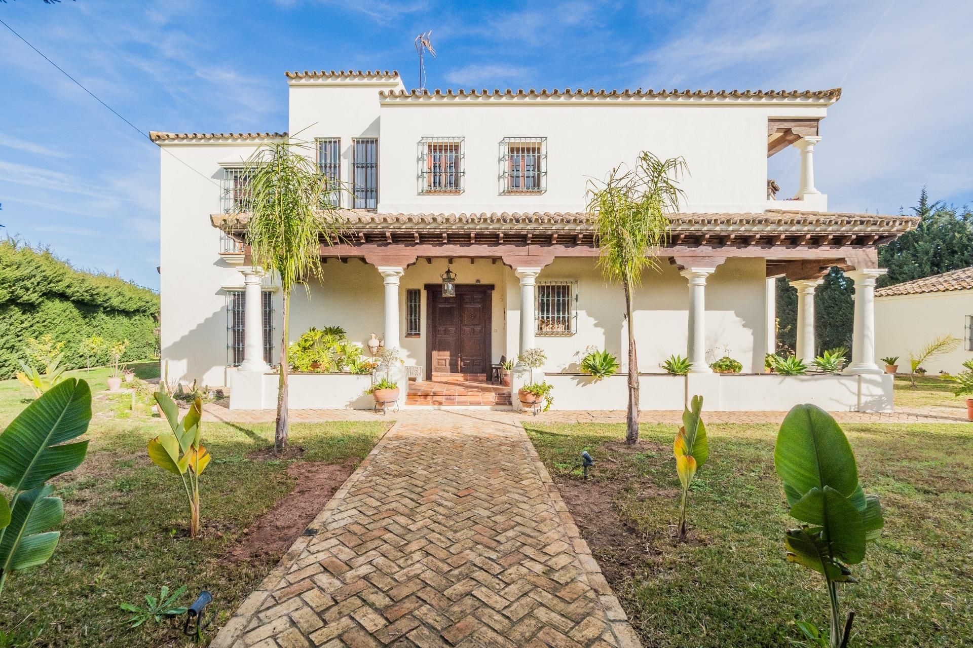 Exterior view of House or chalet for sale in Arcos de la Frontera  with Air Conditioner, Heating and Private garden