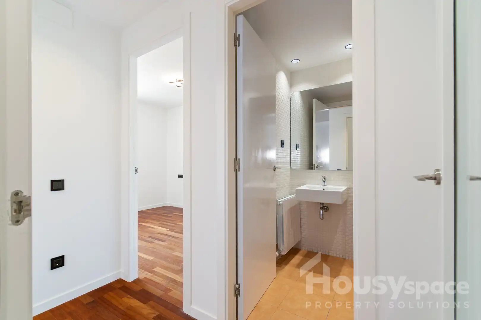 Bedroom of Duplexes for sale in Barcelona  with Air Conditioner, Heating and Private garden