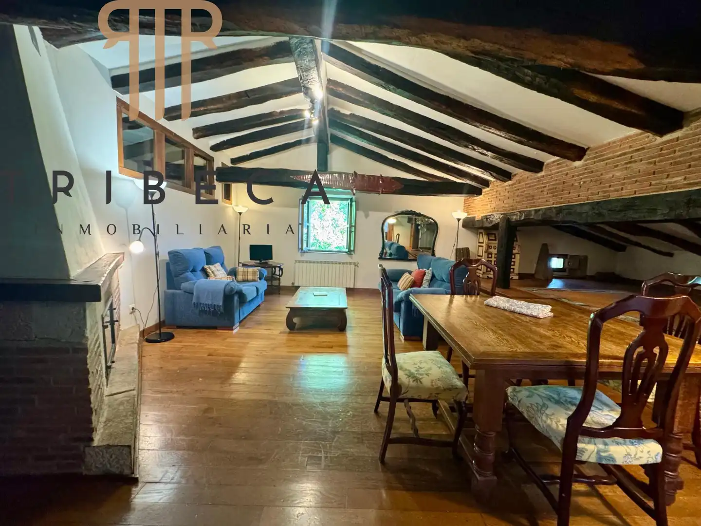 Wohnzimmer von Country house zum Verkauf in Valdáliga