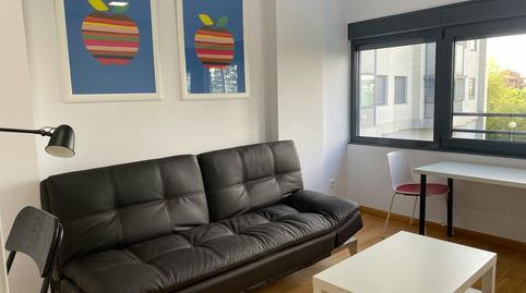 Foto 2 de Piso de alquiler en N/a, Costillares, Madrid Capital