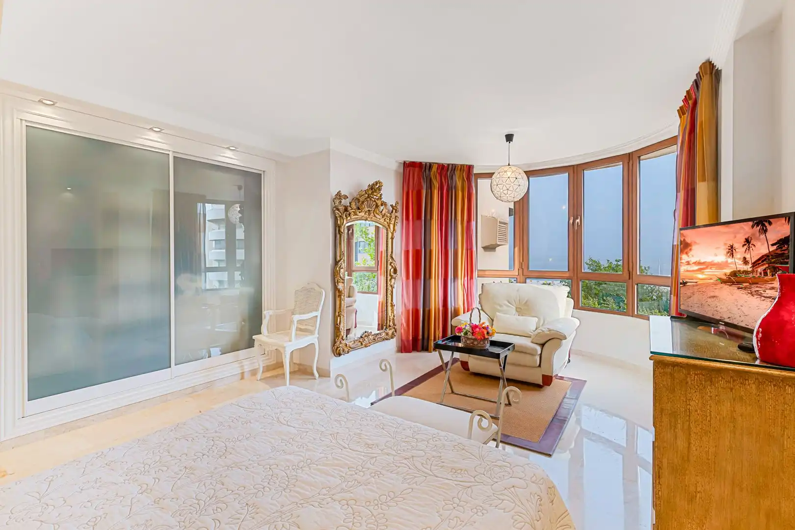 Bedroom of Flat for sale in Marbella  with Air Conditioner, Heating and Terrace