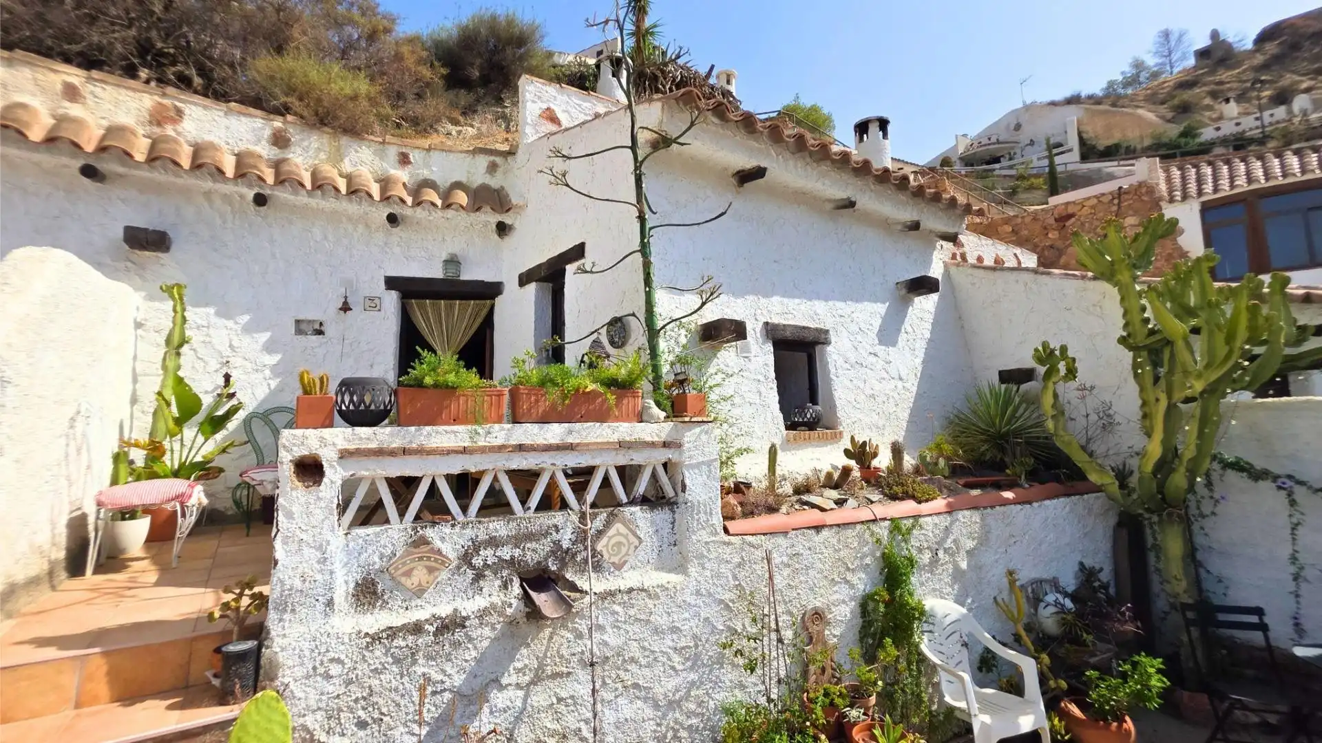 Vista exterior de Casa o xalet en venda en Terque amb Jardí privat i Terrassa