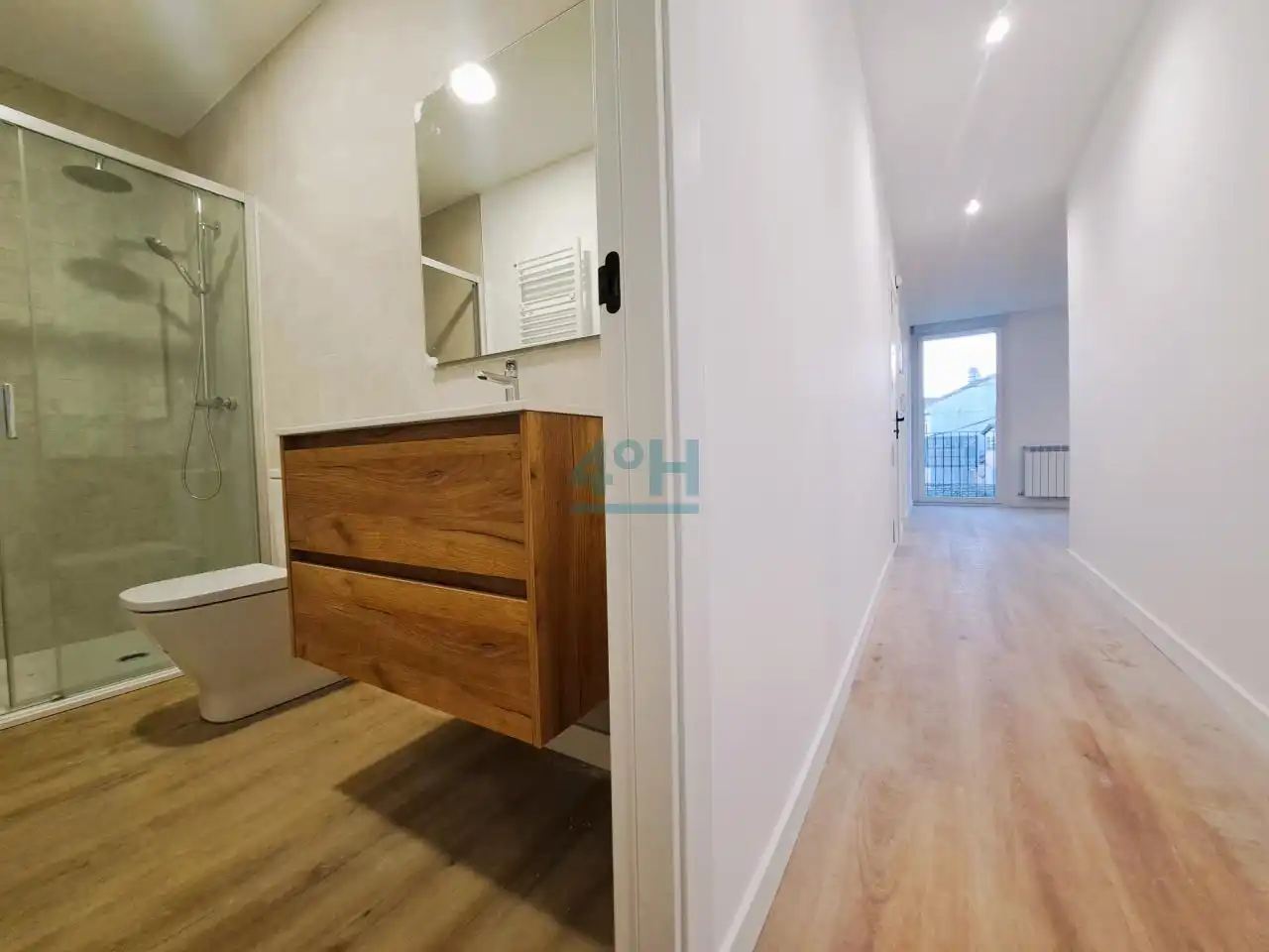 Bathroom of Flat for sale in Ourense Capital   with Heating and Balcony