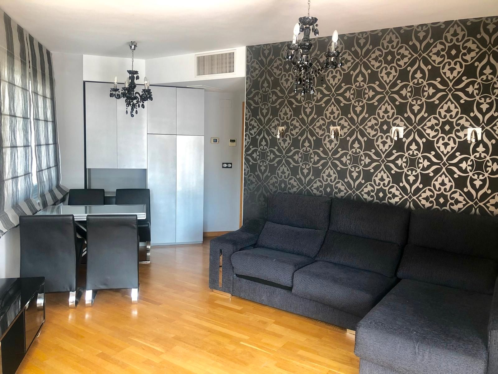Living room of Flat to rent in  Granada Capital  with Air Conditioner, Terrace and Furnished