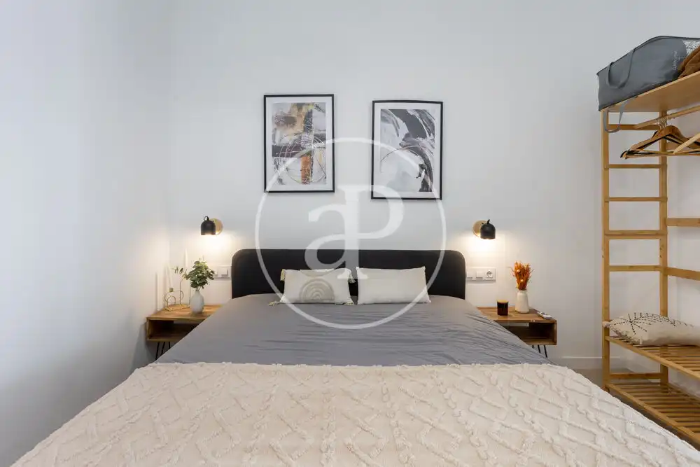 Dormitori de Loft de lloguer en Valencia amb Aire condicionat i Moblat