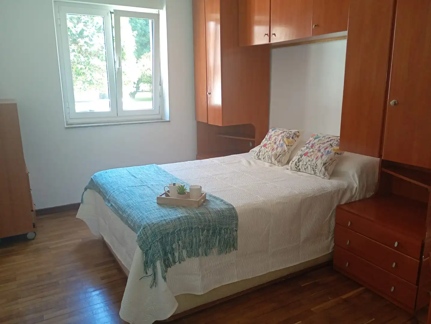 Schlafzimmer von Wohnung zum Verkauf in Gijón  mit Möbliert