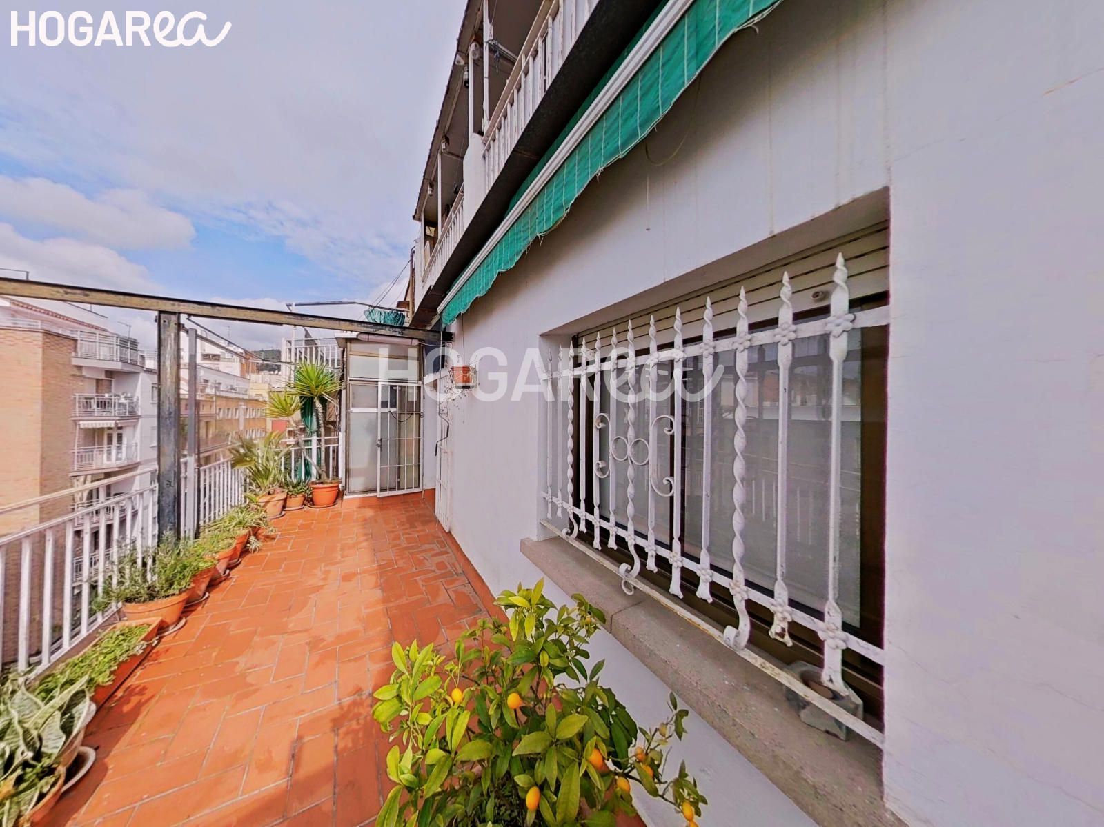 Vista exterior de Àtic en venda en  Barcelona Capital amb Aire condicionat, Calefacció i Terrassa