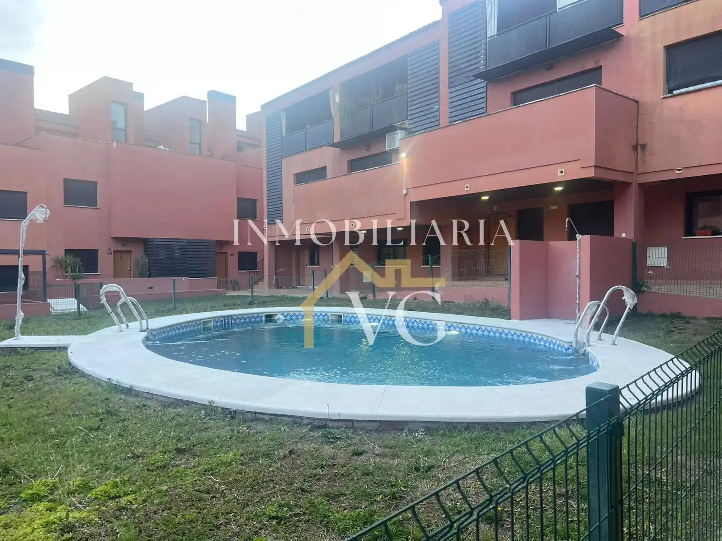 Piscina de Apartamento en venta en Guillena con Aire acondicionado, Piscina y Piscina comunitaria