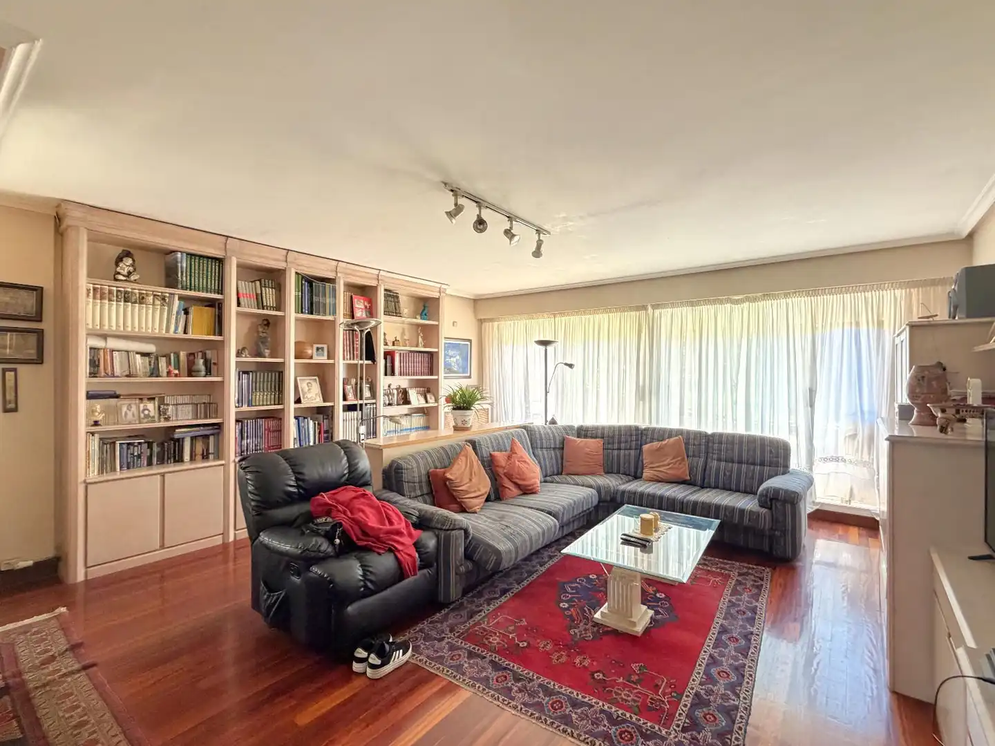 Living room of Detached homes for sale in Lasarte-Oria  with Heating, Private garden and Parquet flooring