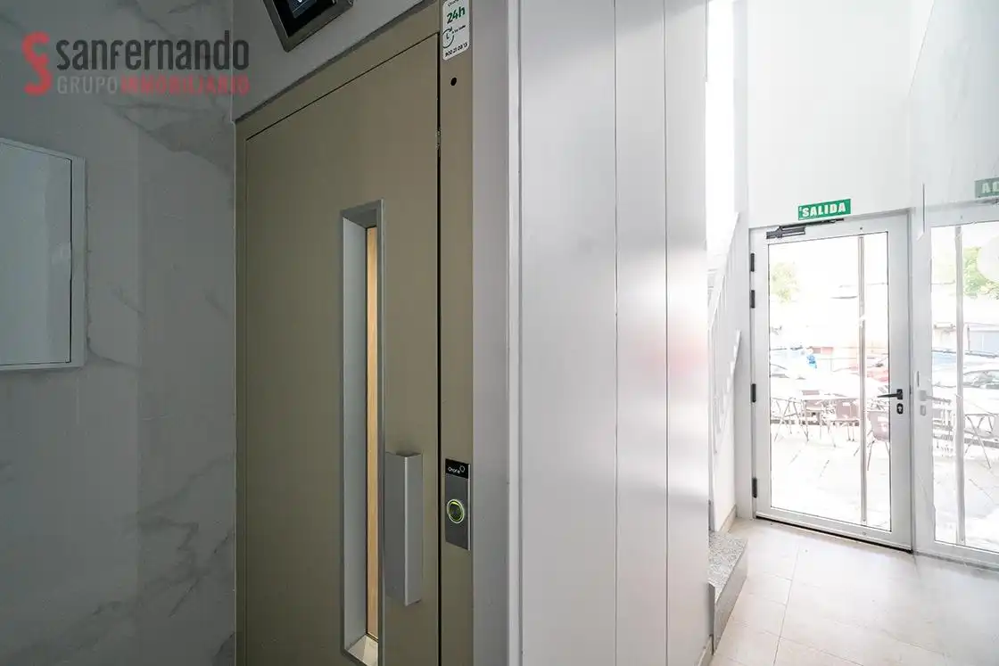 Piso en venta en Calle de la Universidad, Los Castros