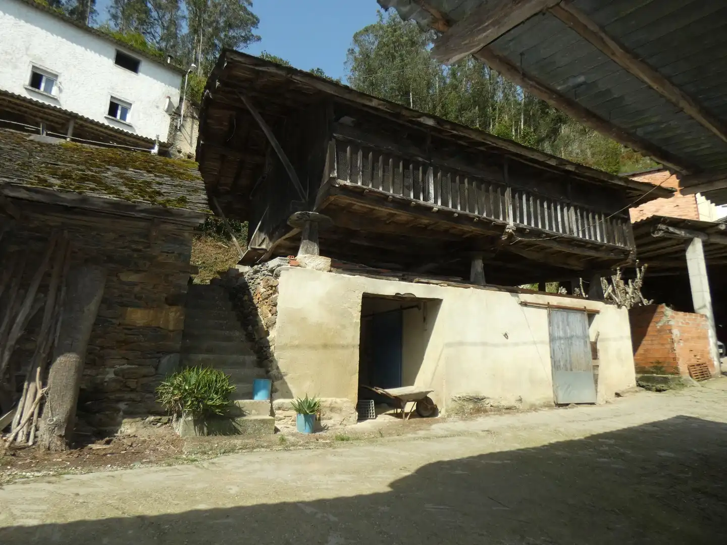 Vista exterior de Casa o xalet en venda en Valdés - Luarca amb Calefacció