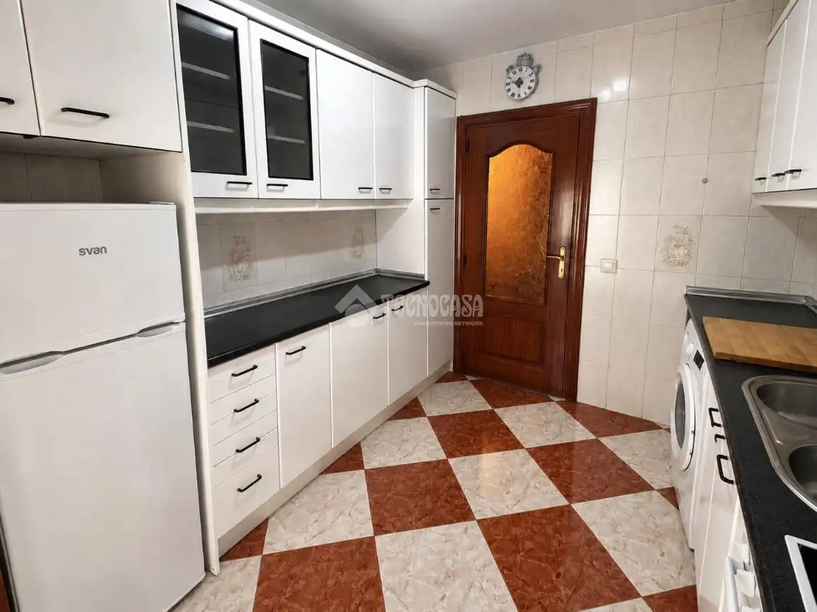 Cuina de Pis en venda en Madrid amb Aire condicionat, Calefacció i Terrassa