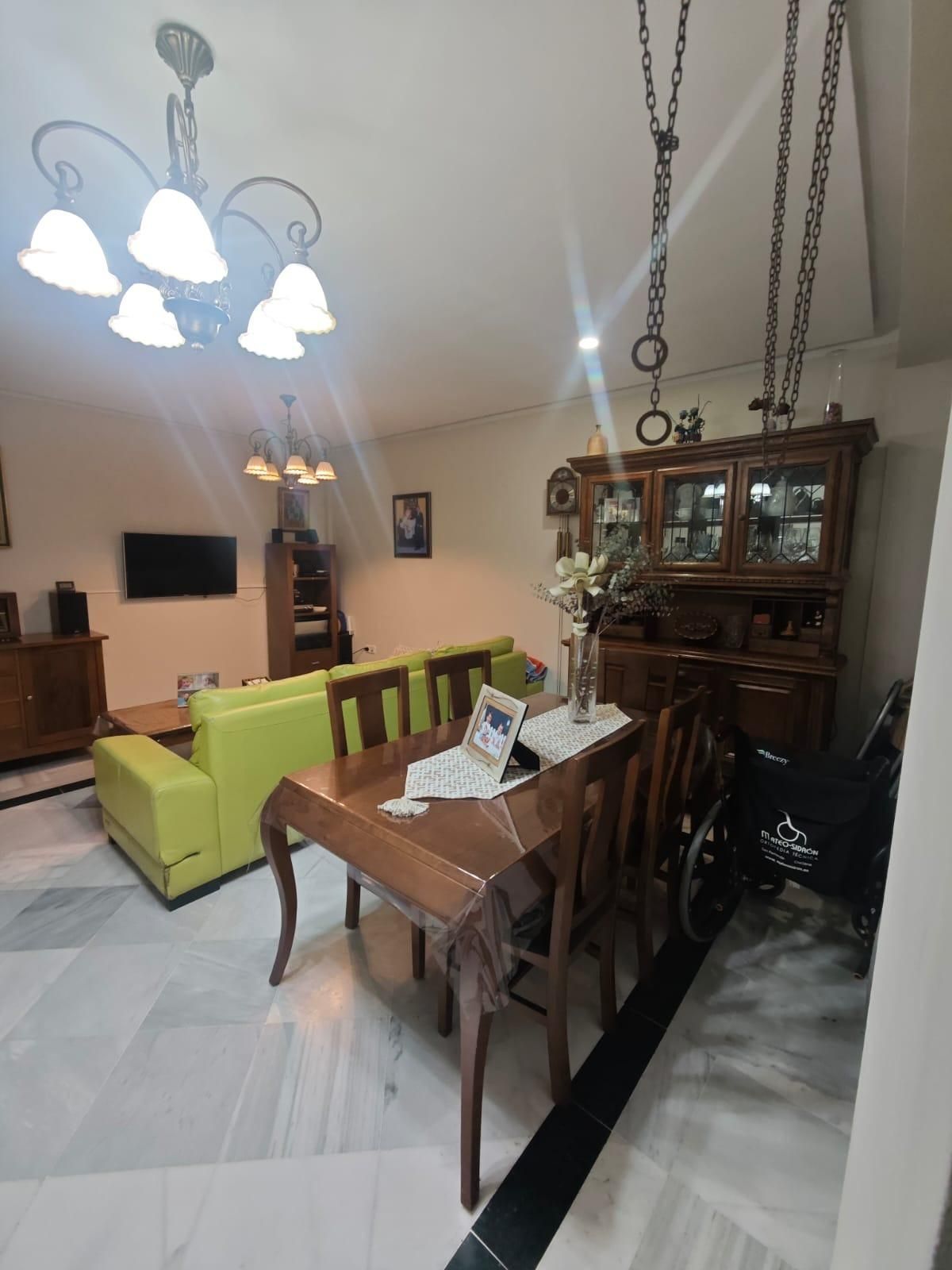 Menjador de Casa adosada en venda en San Fernando amb Aire condicionat, Terrassa i Balcó