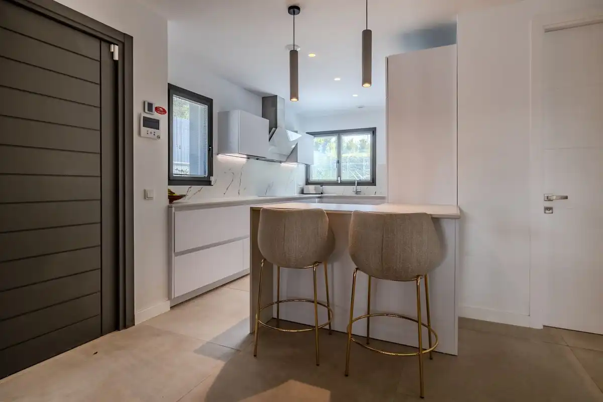 Küche von Haus oder Chalet zum Verkauf in Marbella mit Klimaanlage, Privatgarten und Terrasse