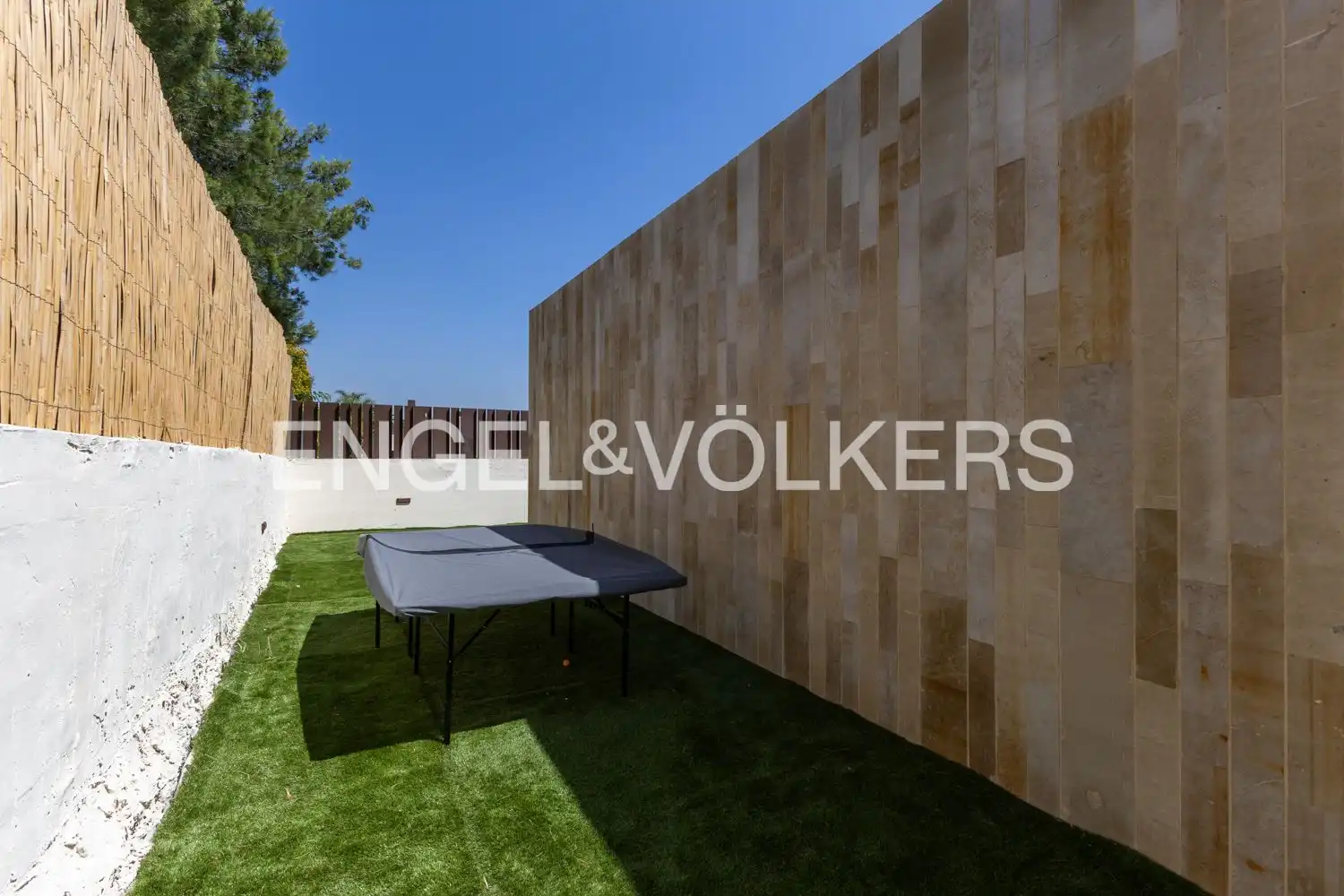 Terrassa de Casa o xalet en venda en Godella amb Aire condicionat, Calefacció i Jardí privat