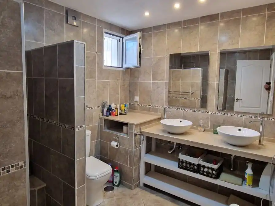 Bathroom of Houses for sale in Pueblo Acantilado - Lanuza