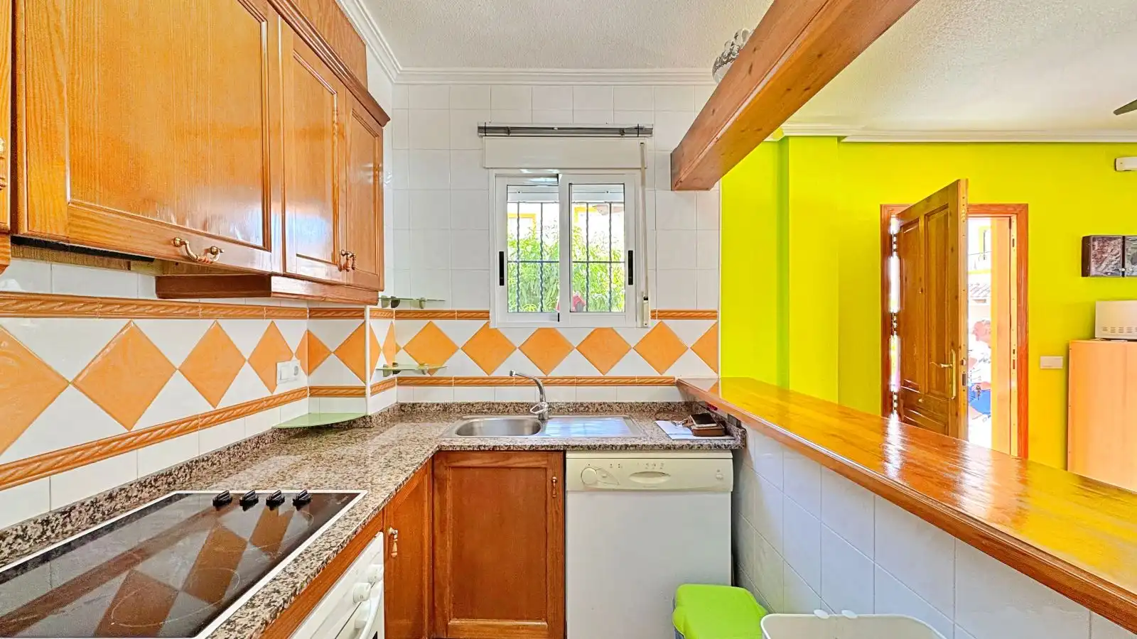 Cocina de Casa o chalet en venta en Orihuela con Aire acondicionado, Calefacción y Jardín privado
