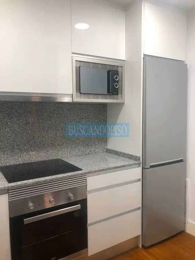Cuina de Apartament de lloguer en  Logroño amb Calefacció, Parquet i Terrassa