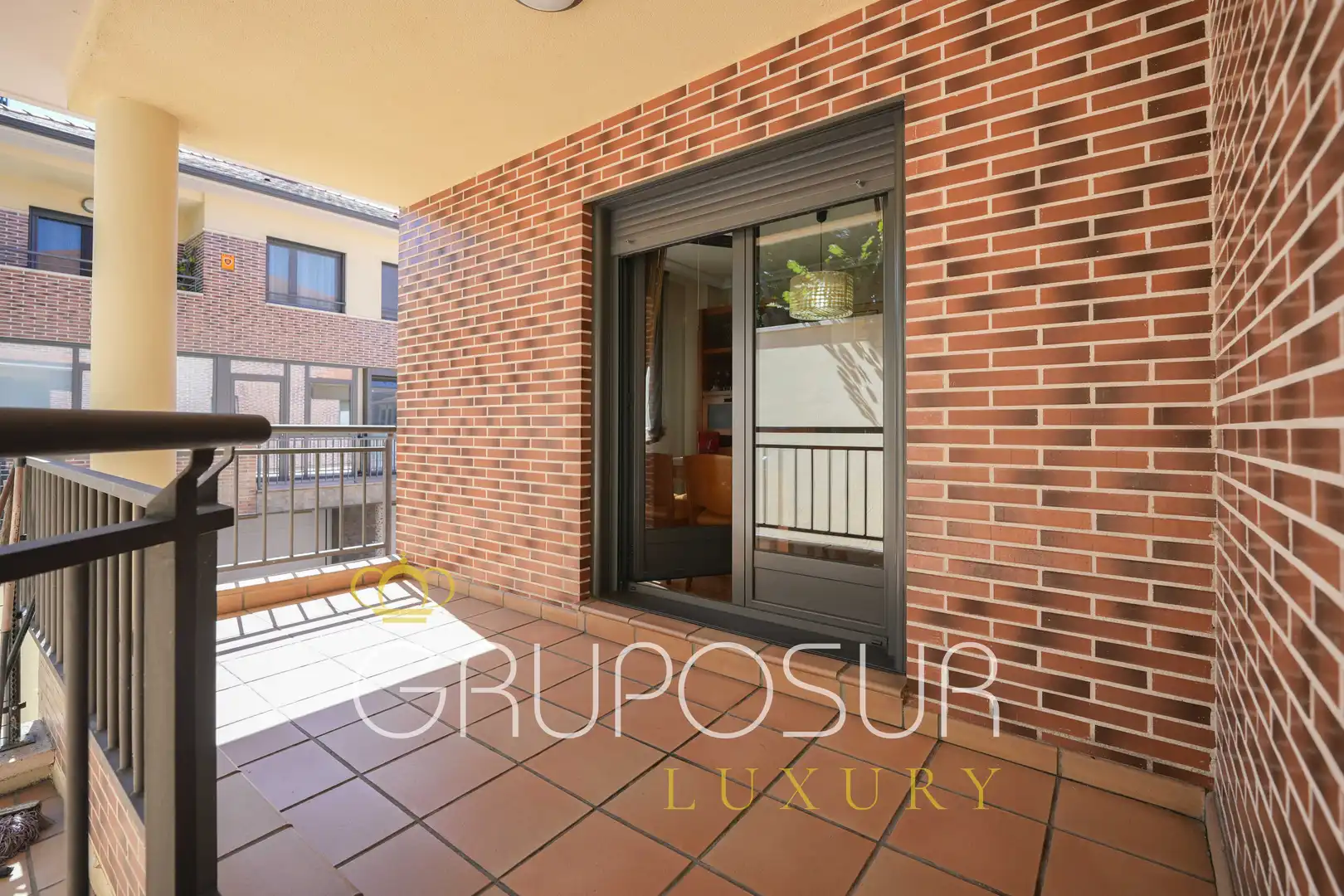 Vista exterior de Casa adosada en venda en Valladolid amb Aire condicionat, Calefacció i Jardí privat