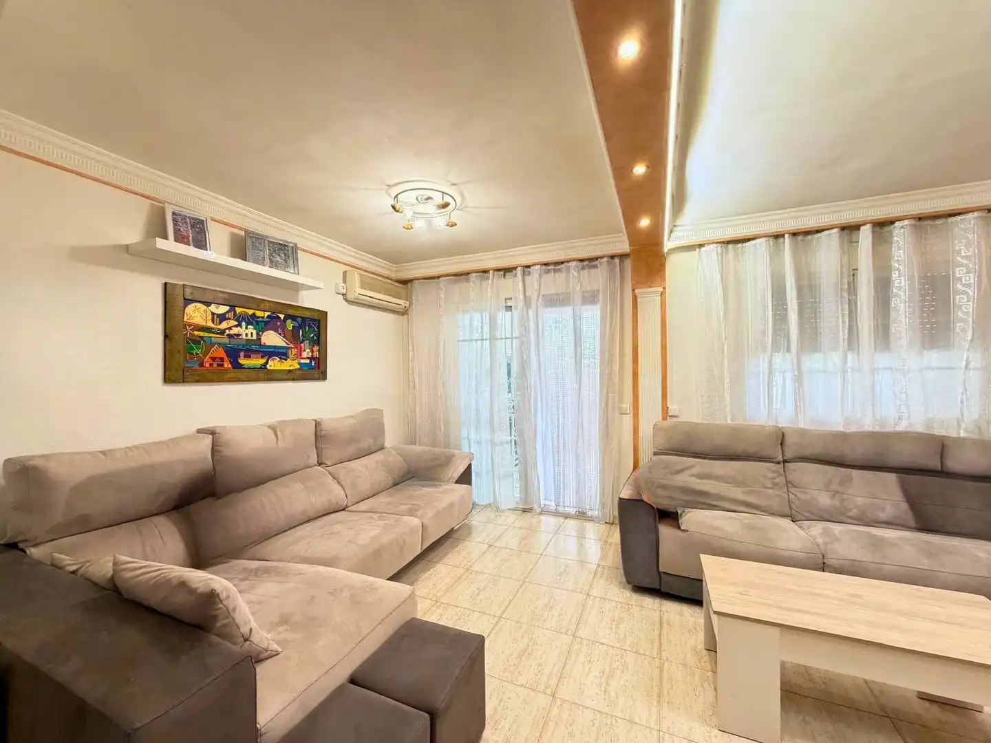 Sala de estar de Casa o chalet en venta en Rivas-Vaciamadrid con Aire acondicionado, Calefacción y Jardín privado