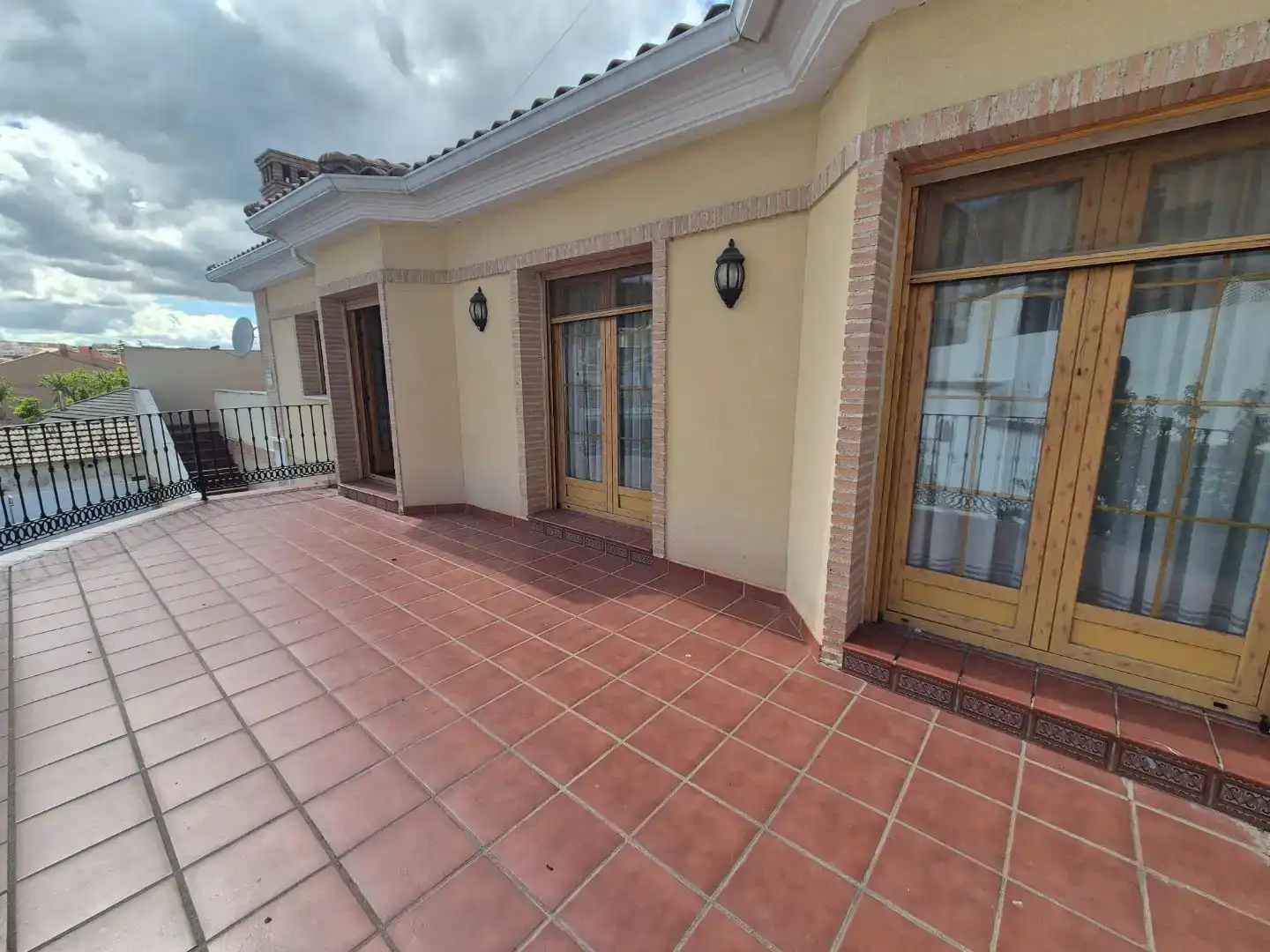 Vista exterior de Pis en venda en Borox amb Aire condicionat, Jardí privat i Traster