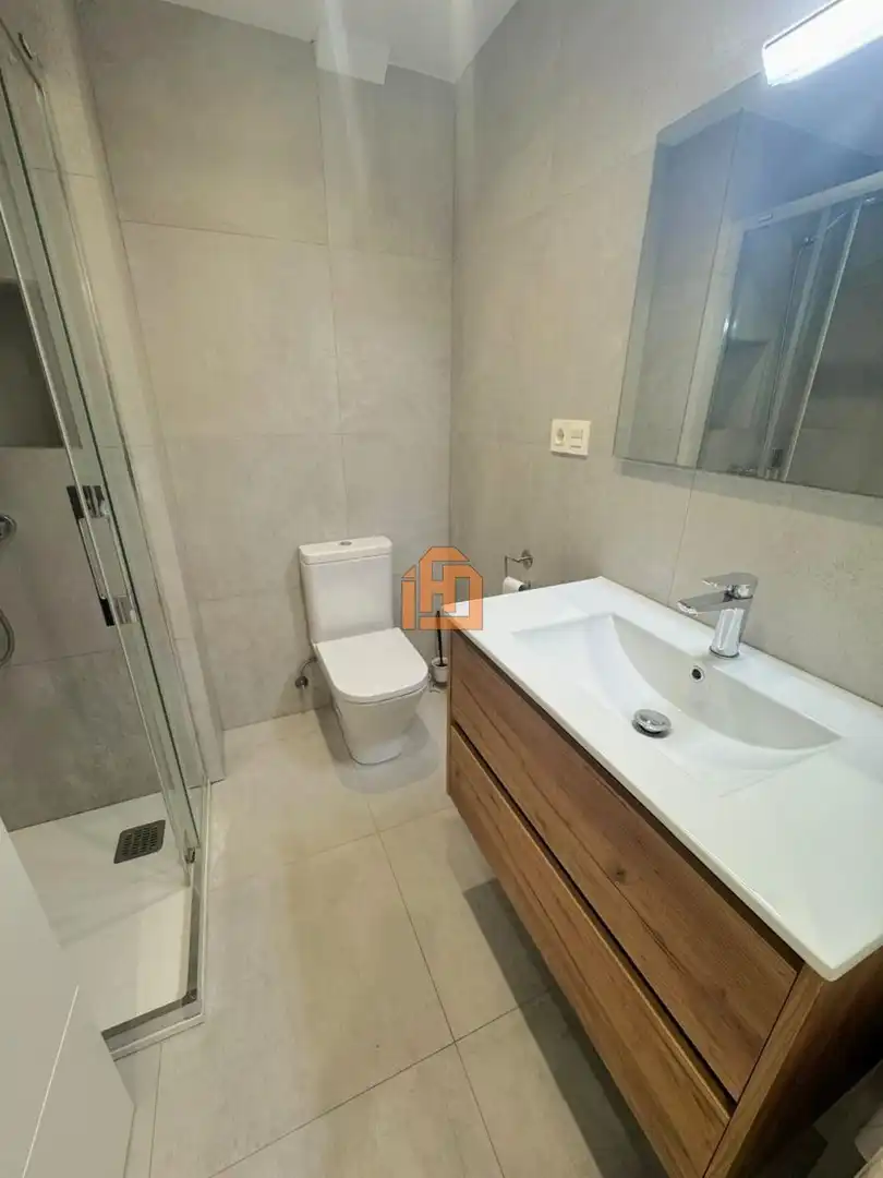 Bathroom of Apartments for rent in León Capital   with Heating and Parquet flooring