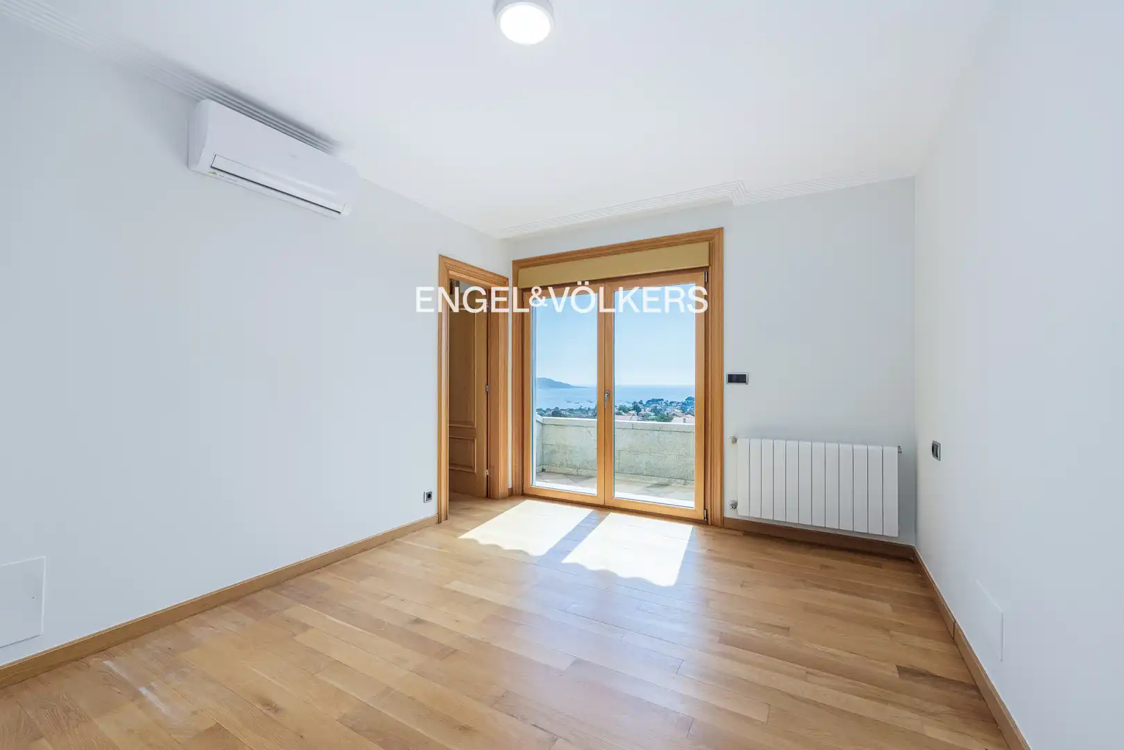 Habitación de Casa o chalet en venta en Nigrán con Calefacción, Jardín privado y Piscina