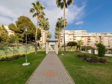 Flat with pool for sale in Avenida del Editor Ángel Caffarena
