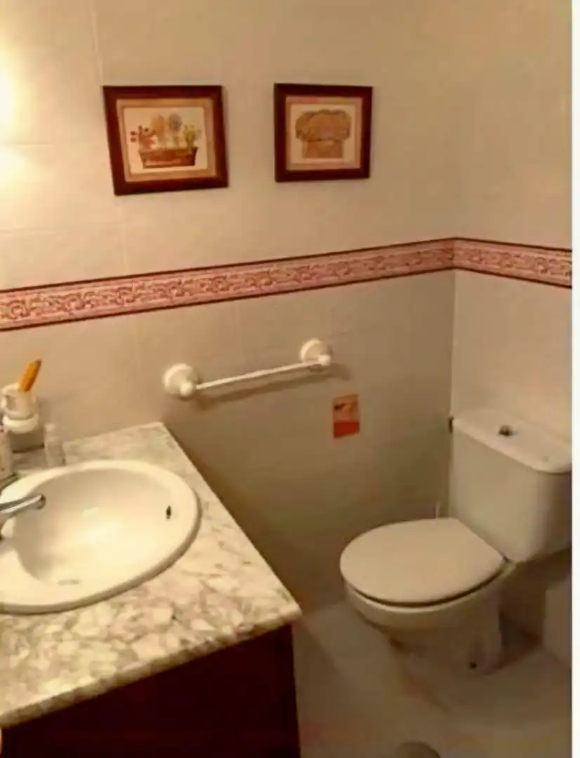 Bany de Casa adosada en venda en El Campello amb Aire condicionat, Jardí privat i Terrassa