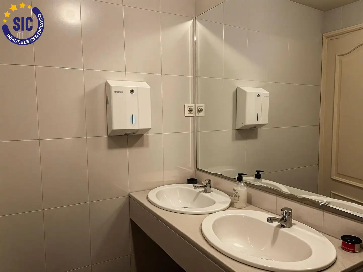 Baño de Local de alquiler en Moncada con Aire acondicionado y Terraza