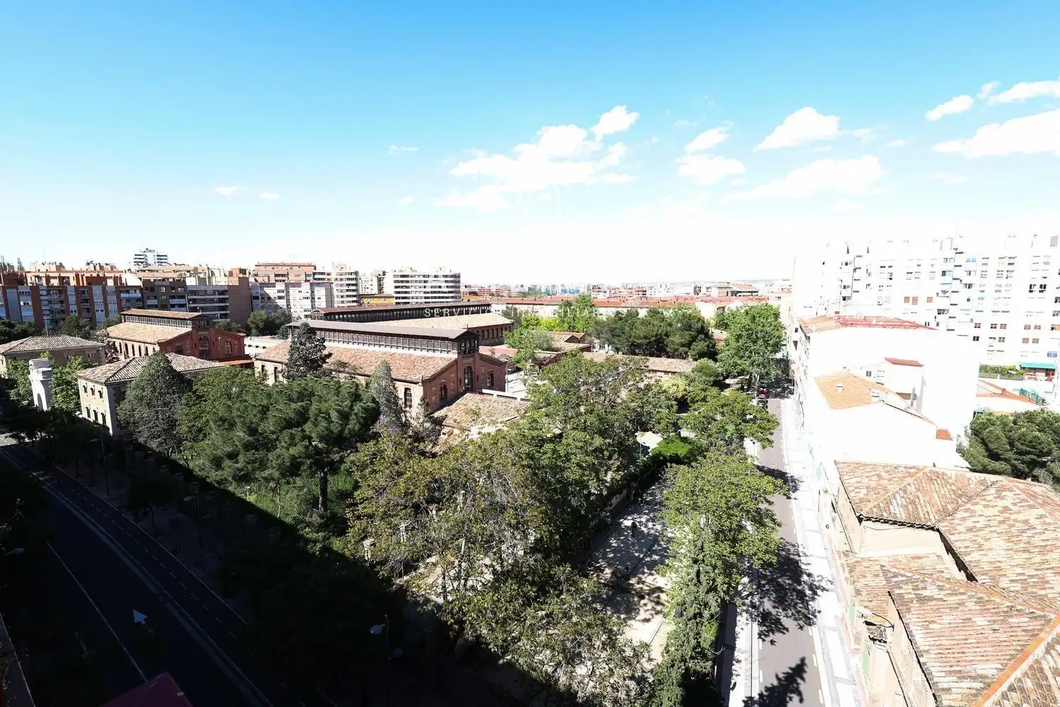 Exterior view of Flat for rent in Zaragoza  with Air Conditioner and Heating