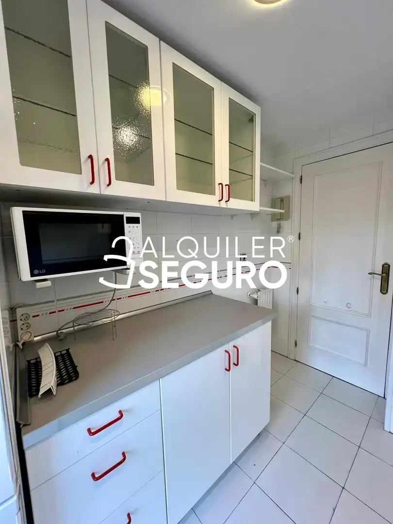 Kitchen of Flat for rent in Madrid  with Air Conditioner and Heating