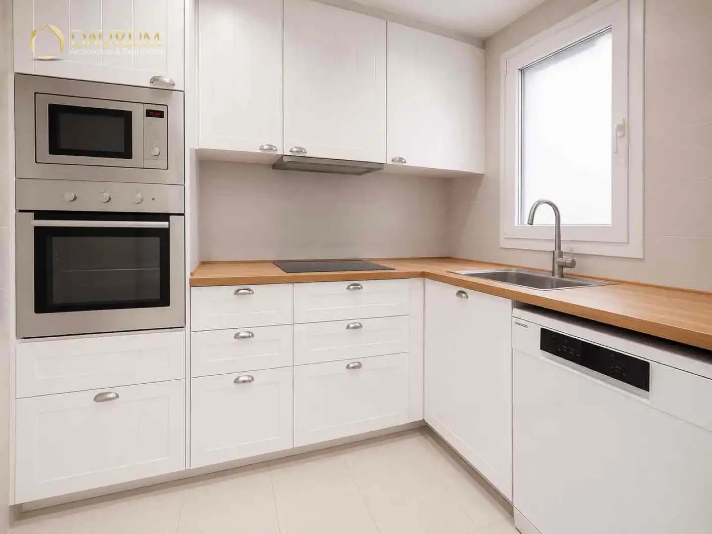 Kitchen of Flat for sale in Sevilla  with Air Conditioner, Heating and Swimming Pool