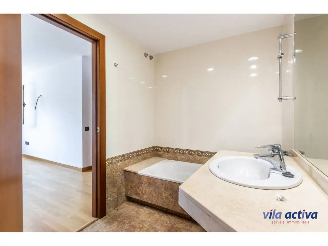 Baño de Piso en venta en Terrassa con Aire acondicionado, Calefacción y Parquet