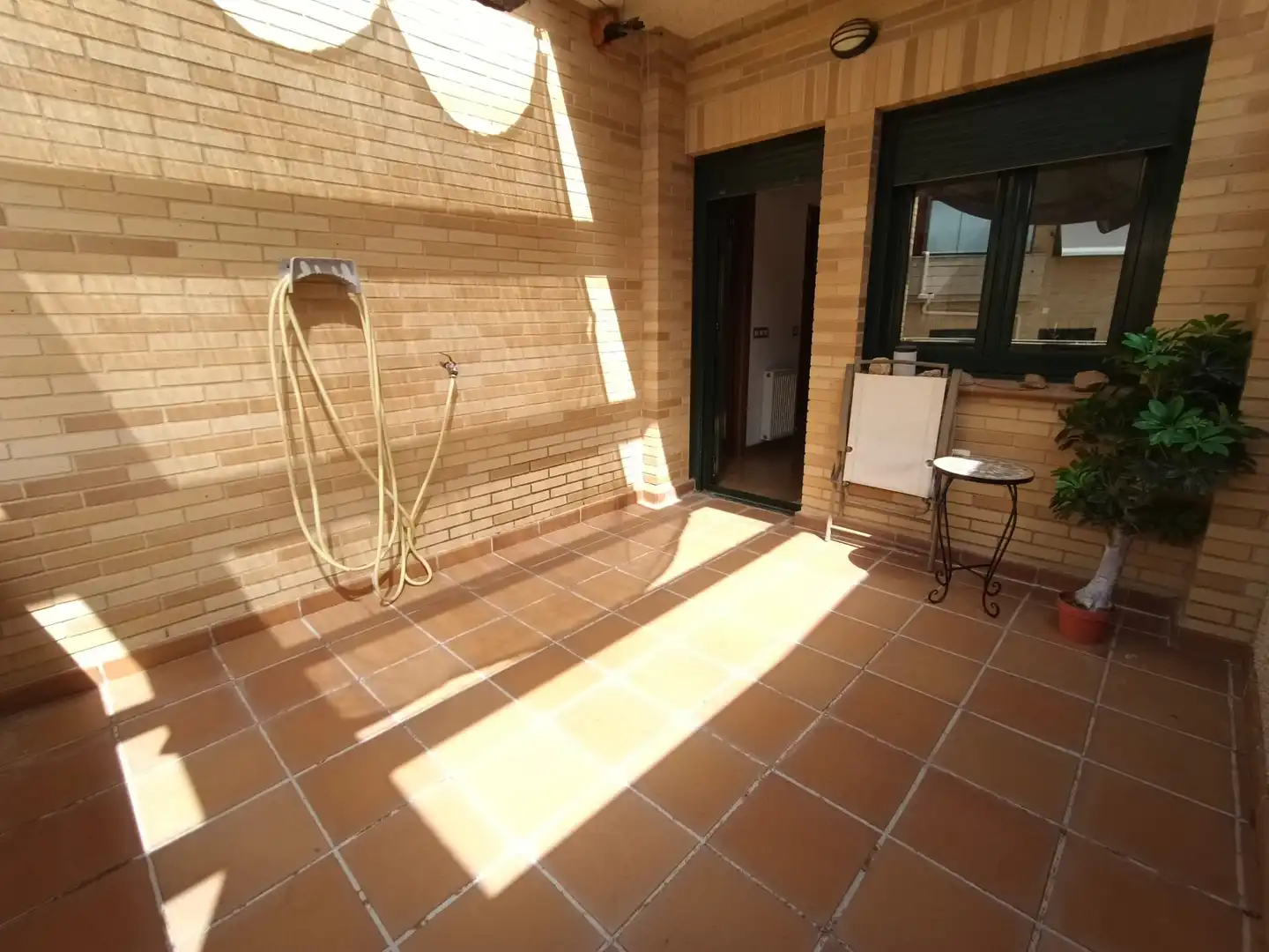 Terrassa de Casa adosada en venda en Cáceres amb Parquet i Traster